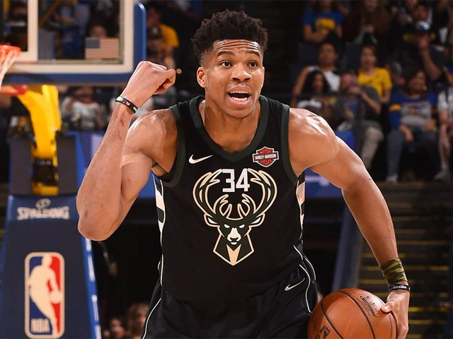 NBA史上第一人 詹姆斯达成4万分里程碑