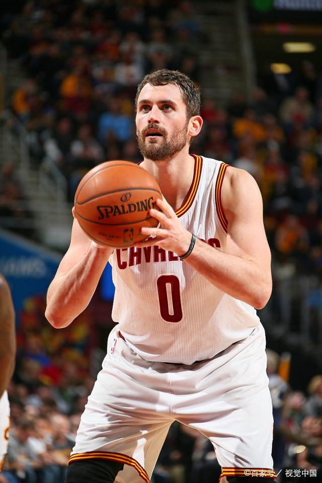 他在与一众 他在与一众