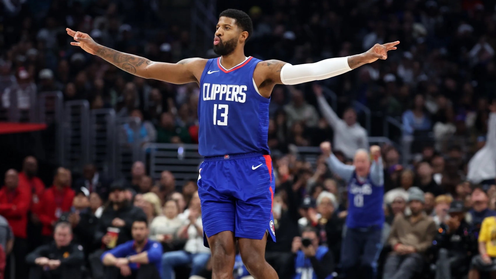 比如某队在 比如某队在